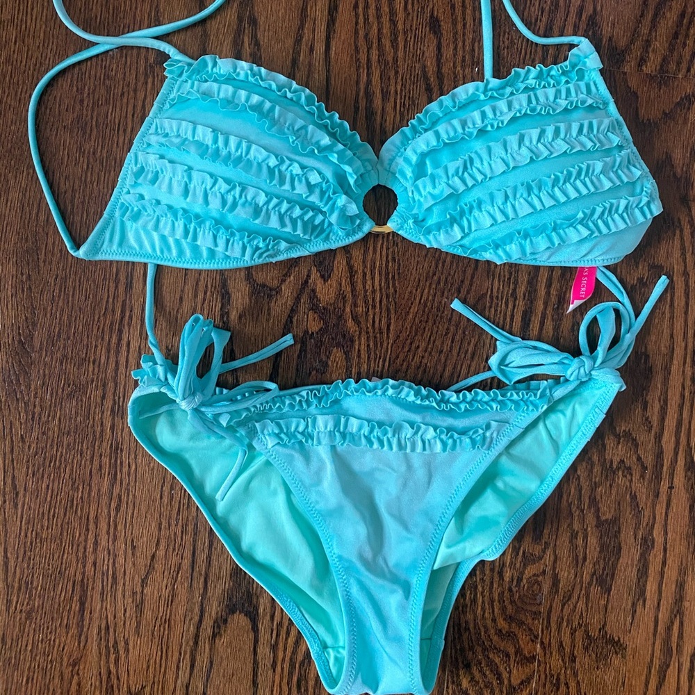 Victoria’s Secret bikini set